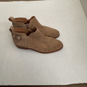 UGG Kelsea boots